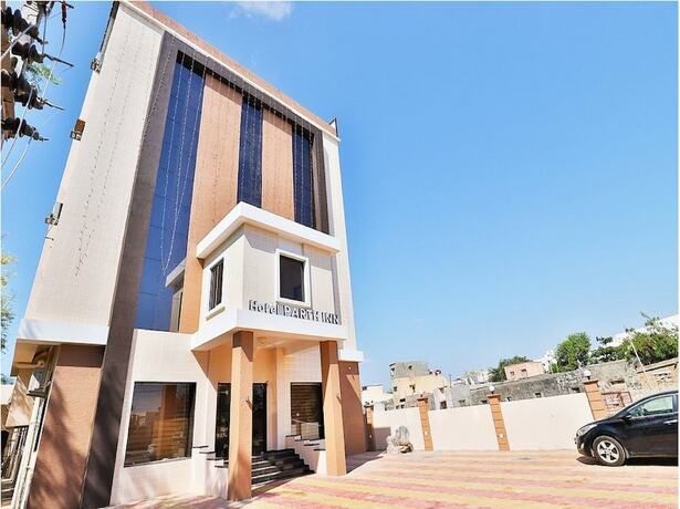 Imagen general del Hotel The Sky Comfort - Parth Inn. Foto 1