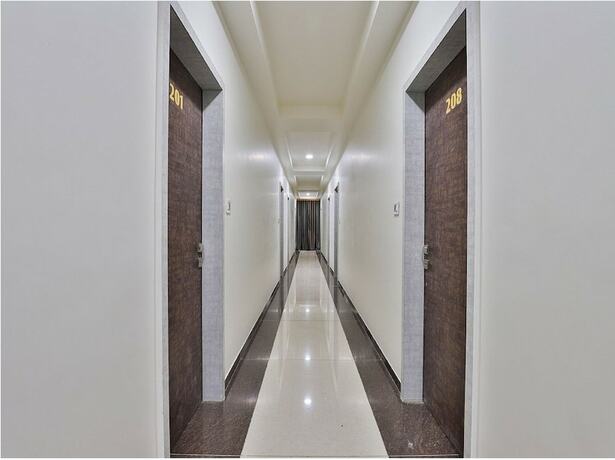 Imagen general del Hotel The Sky Comfort - Parth Inn. Foto 2