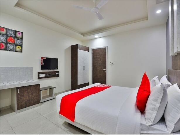 Imagen de la habitación del Hotel The Sky Comfort - Parth Inn. Foto 15