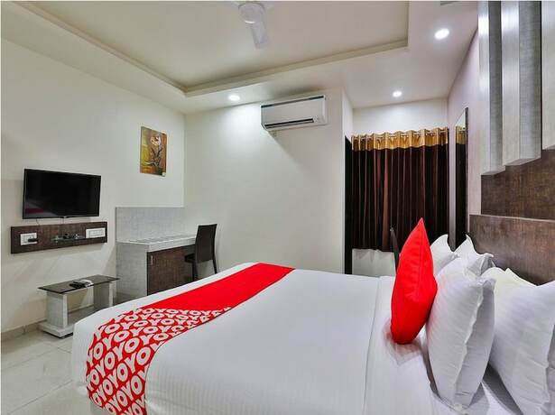 Imagen de la habitación del Hotel The Sky Comfort - Parth Inn. Foto 17