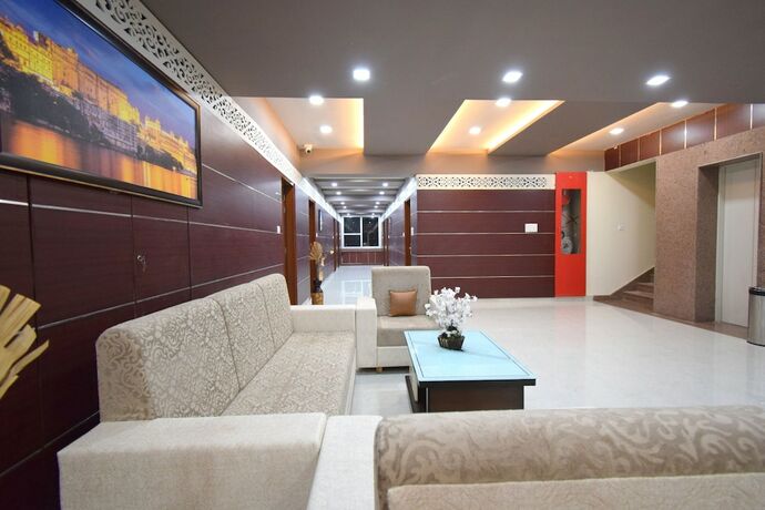 Imagen general del Hotel The Sky Imperial Gopal Darshan. Foto 16