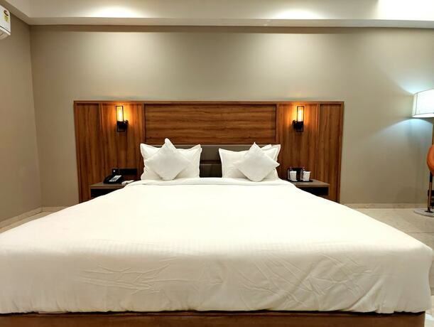 Imagen de la habitación del Hotel The Sky Imperial Kailash. Foto 23