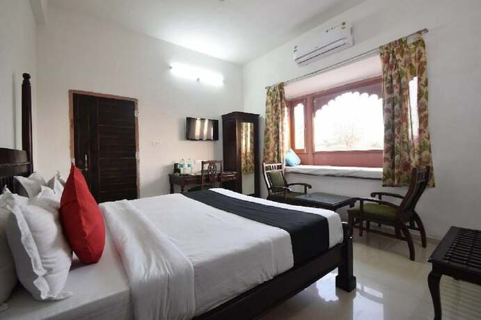 Imagen de la habitación del Hotel The Sky Imperial Kumbhalmer Resort. Foto 16