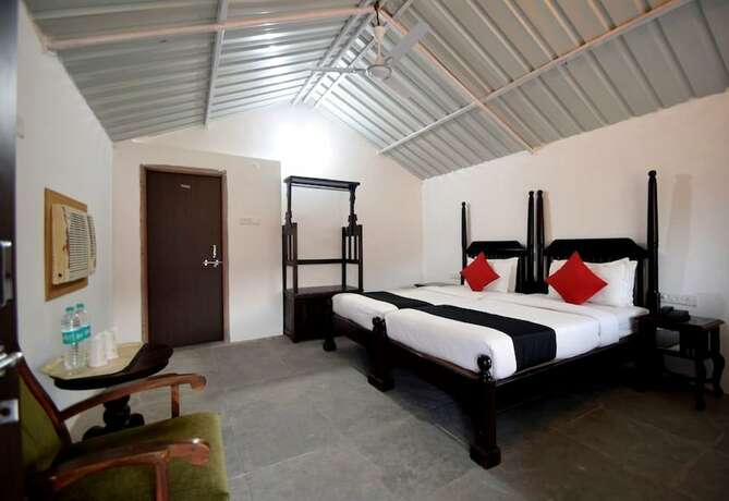 Imagen de la habitación del Hotel The Sky Imperial Kumbhalmer Resort. Foto 18
