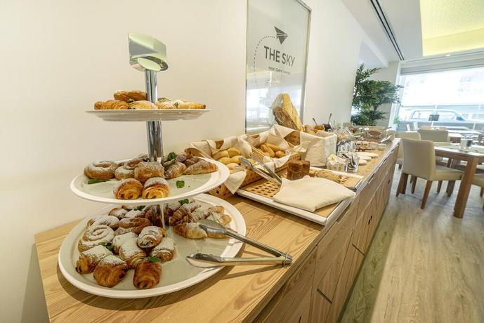 Imagen del bar/restaurante del Hotel The Sky – Adults Only. Foto 3