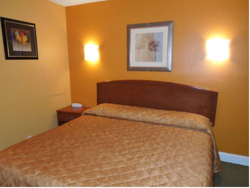 Imagen de la habitación del Hotel The SkyBreeze Inn. Foto 8
