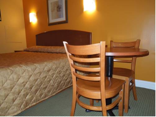 Imagen de la habitación del Hotel The SkyBreeze Inn. Foto 12