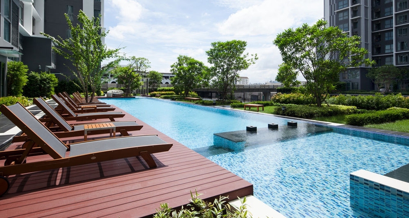 Imagen de la piscina del Hotel The Skyloft Bangkok. Foto 14