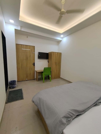 Imagen de la habitación del Hotel The Skyluxe. Foto 1