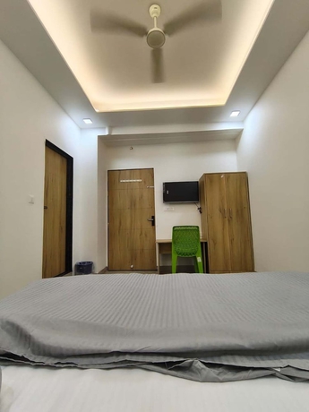Imagen de la habitación del Hotel The Skyluxe. Foto 8