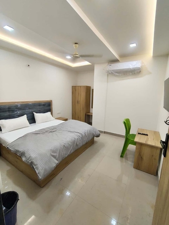 Imagen de la habitación del Hotel The Skyluxe. Foto 9