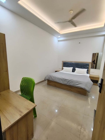 Imagen de la habitación del Hotel The Skyluxe. Foto 12