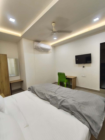 Imagen de la habitación del Hotel The Skyluxe. Foto 13