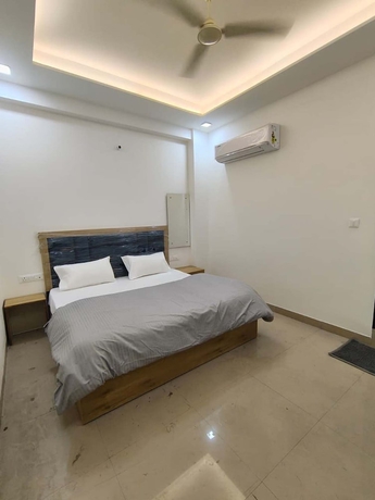 Imagen de la habitación del Hotel The Skyluxe. Foto 14