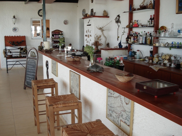 Imagen del bar/restaurante del Hotel The Small Village. Foto 2