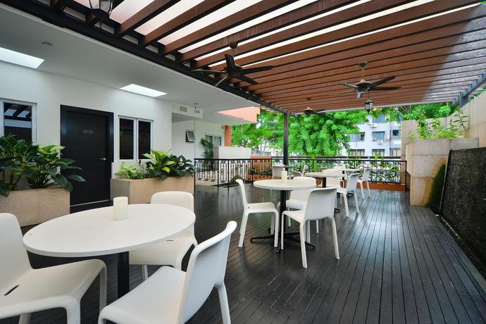 Imagen de los exteriores del Hotel The Snooze Marine Parade. Foto 7
