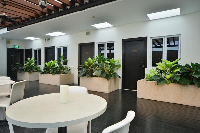Imagen de los exteriores del Hotel The Snooze Marine Parade. Foto 8
