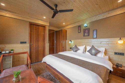 Imagen general del Hotel The Snow Queen Kufri I Vacations I Conference I MICE I Family Events I Open Air Terrace I Sky Bonfir. Foto 15