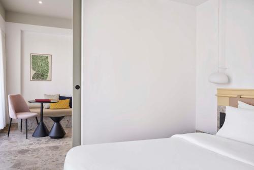 Imagen de la habitación del Hotel The Social Athens , A Member Of Radisson Individuals. Foto 14