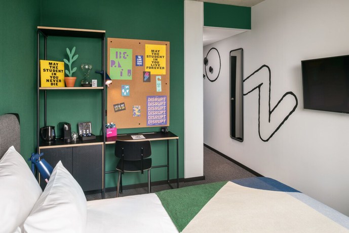 Imagen de la habitación del Hotel The Social Hub Berlin. Foto 17