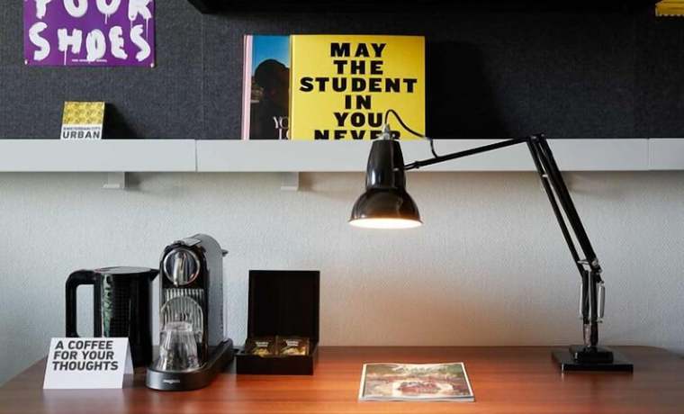 Imagen de la habitación del Hotel The Social Hub Madrid 4 star. Foto 10