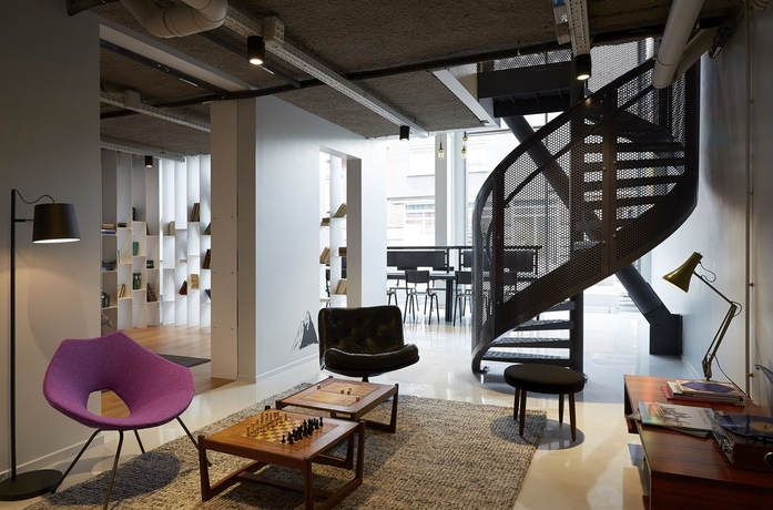 Imagen de los interiores del Hotel The Social Hub The Hague. Foto 10