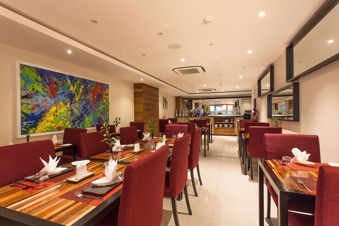 Imagen del bar/restaurante del Hotel The Somerset. Foto 6