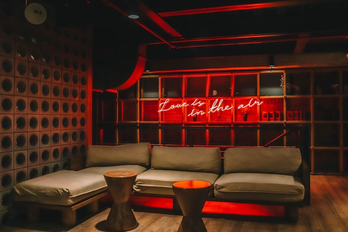Imagen de los interiores del Hotel The Somos Beats and Rooftop. Foto 17