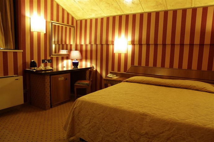 Imagen de la habitación del Hotel The Sonetto Powered By Sonder. Foto 9