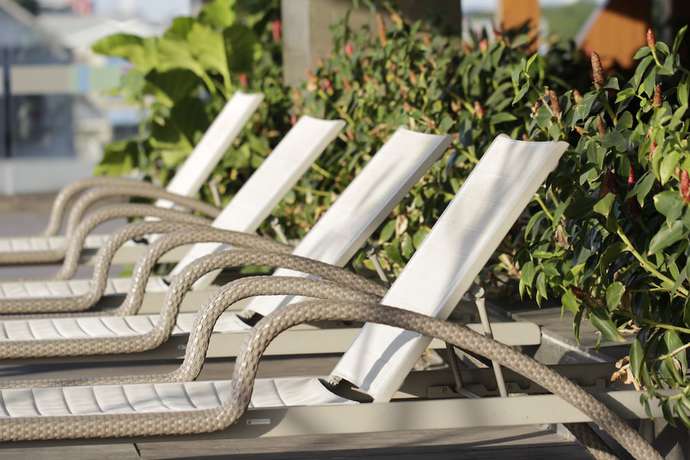 Imagen de la piscina del Hotel The Southern Hotel Surabaya. Foto 17