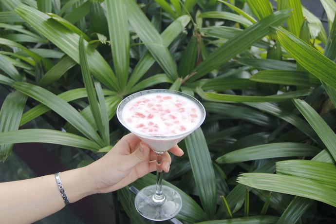 Imagen de la piscina del Hotel The Southern Hotel Surabaya. Foto 19