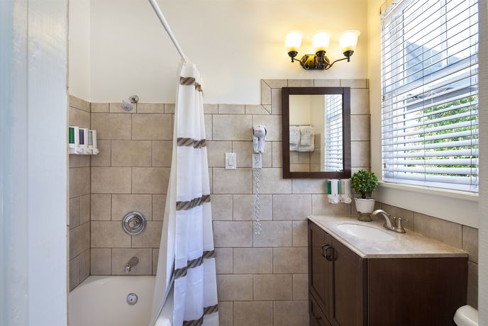 Imagen del bar/restaurante del Hotel The Southernmost Inn - Adult Exclusive. Foto 2