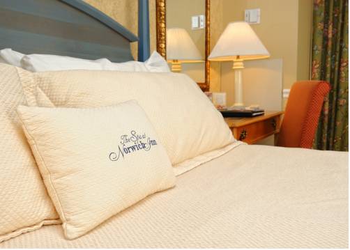 Imagen de la habitación del Hotel The Spa At Norwich Inn. Foto 11