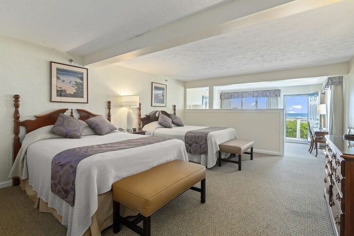 Imagen general del Hotel The Sparhawk Oceanfront Resort. Foto 9