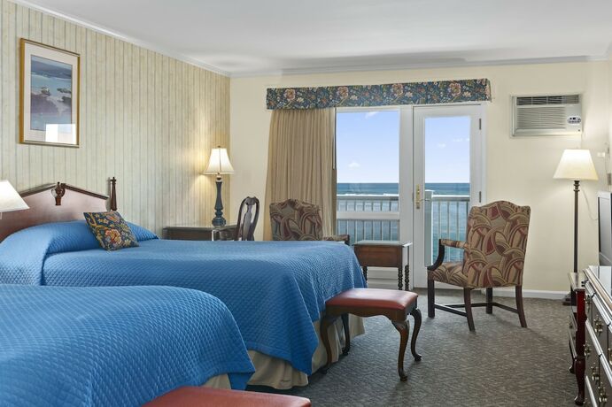 Imagen de la habitación del Hotel The Sparhawk Oceanfront Resort. Foto 11