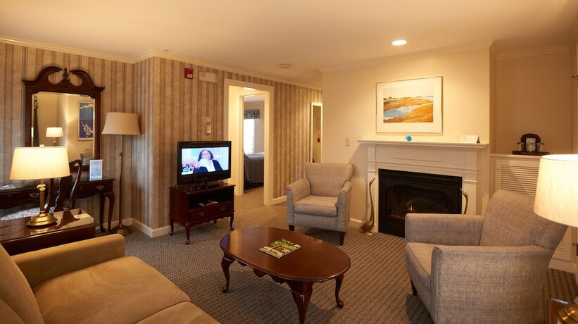 Imagen de la habitación del Hotel The Sparhawk Oceanfront Resort. Foto 13