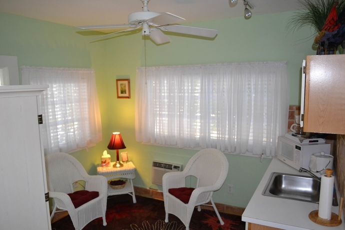 Imagen de la habitación del Hotel The Speakeasy Inn and Rum Bar. Foto 14