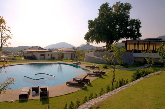 Imagen de la piscina del Hotel The Spirit Resort Hua Hin. Foto 15