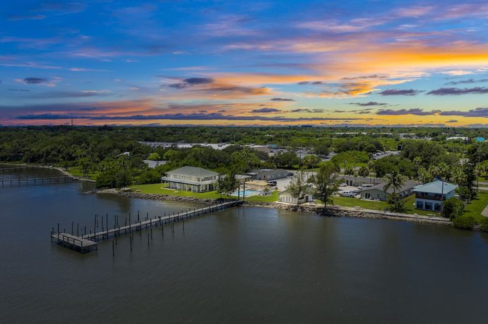 Imagen general del Hotel The Sportsman\'s Lodge and Marina. Foto 1