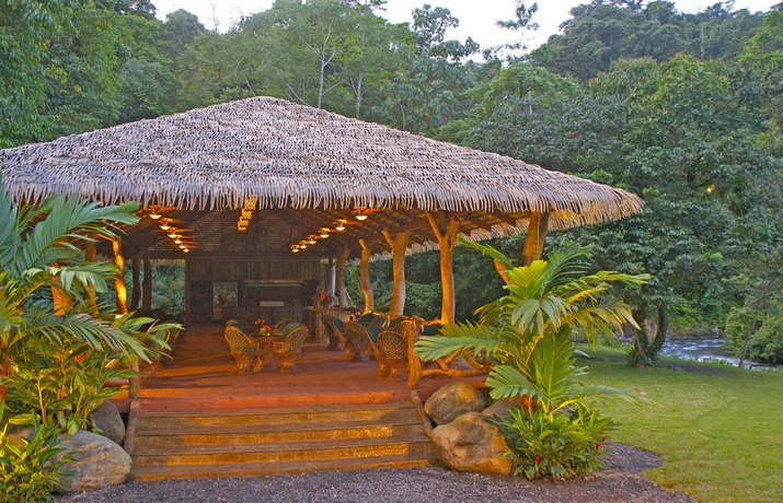 Imagen del bar/restaurante del Hotel The Springs Resort and Spa At Arenal. Foto 2