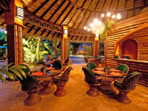 Imagen del bar/restaurante del Hotel The Springs Resort and Spa At Arenal. Foto 3
