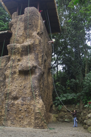 Imagen de los exteriores del Hotel The Springs Resort and Spa At Arenal. Foto 11