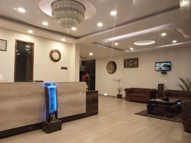 Imagen de los interiores del Hotel The Spruce Mansion Manali. Foto 18