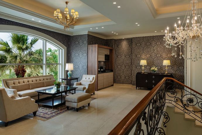 Imagen de los interiores del Hotel The St. Regis Almasa. Foto 19