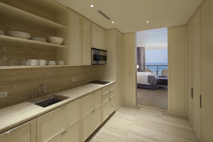 Imagen de la habitación del Hotel The St. Regis Bal Harbour Resort. Foto 11