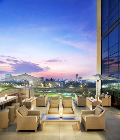 Imagen del bar/restaurante del Hotel The St Regis Bangkok. Foto 2
