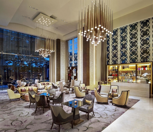 Imagen del bar/restaurante del Hotel The St Regis Bangkok. Foto 8