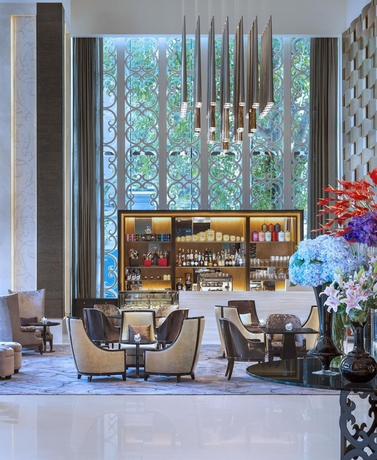 Imagen del bar/restaurante del Hotel The St Regis Bangkok. Foto 12