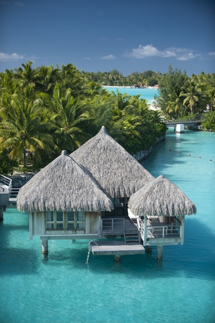 Imagen de los exteriores del Hotel The St. Regis Bora Bora Resort. Foto 11