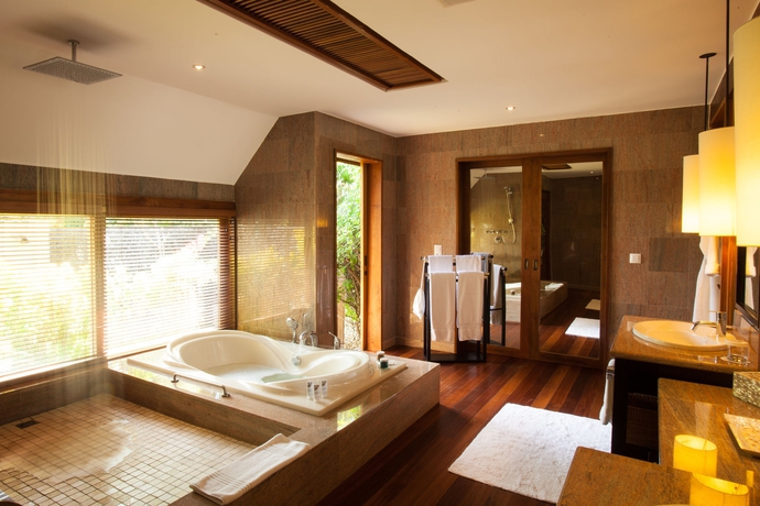 Imagen de la habitación del Hotel The St. Regis Bora Bora Resort. Foto 8